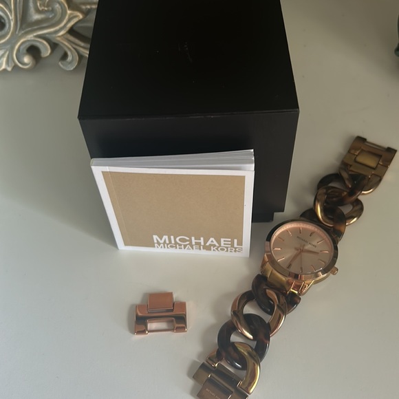 Micheal Kors Watch - Picture 3 of 3